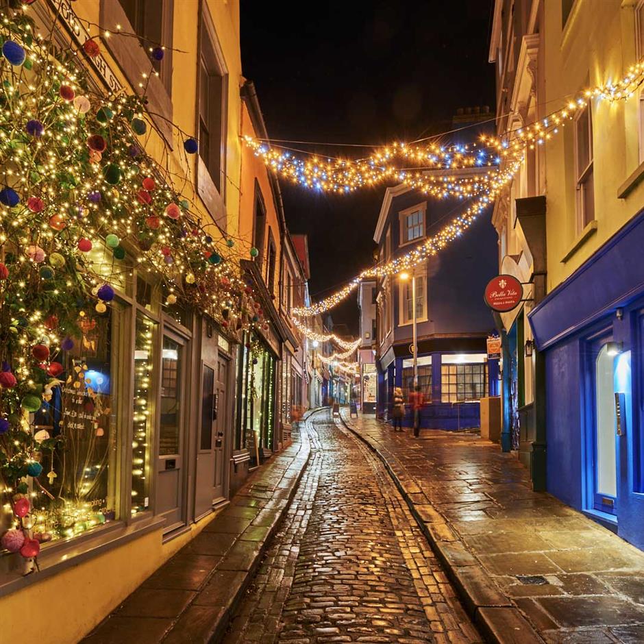 Creative Quarter Christmas Lights Switch-On